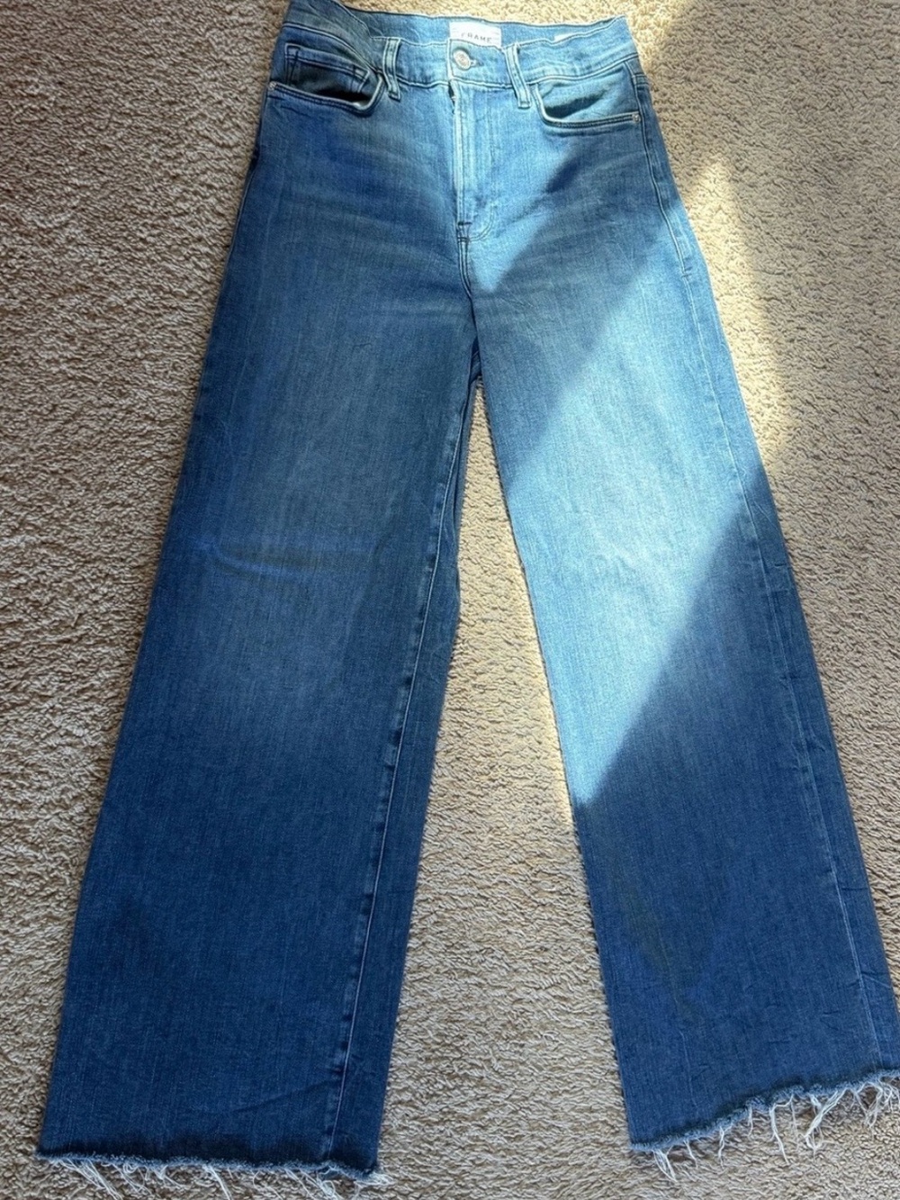 FRAME Le Slim Palazzo Raw After jeans in the Crossings wash. Size 28